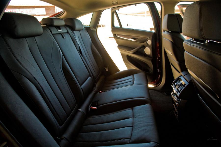  BMW X6 xDrive5.0i 2015 года  (ZA) (фото 7 из 30)